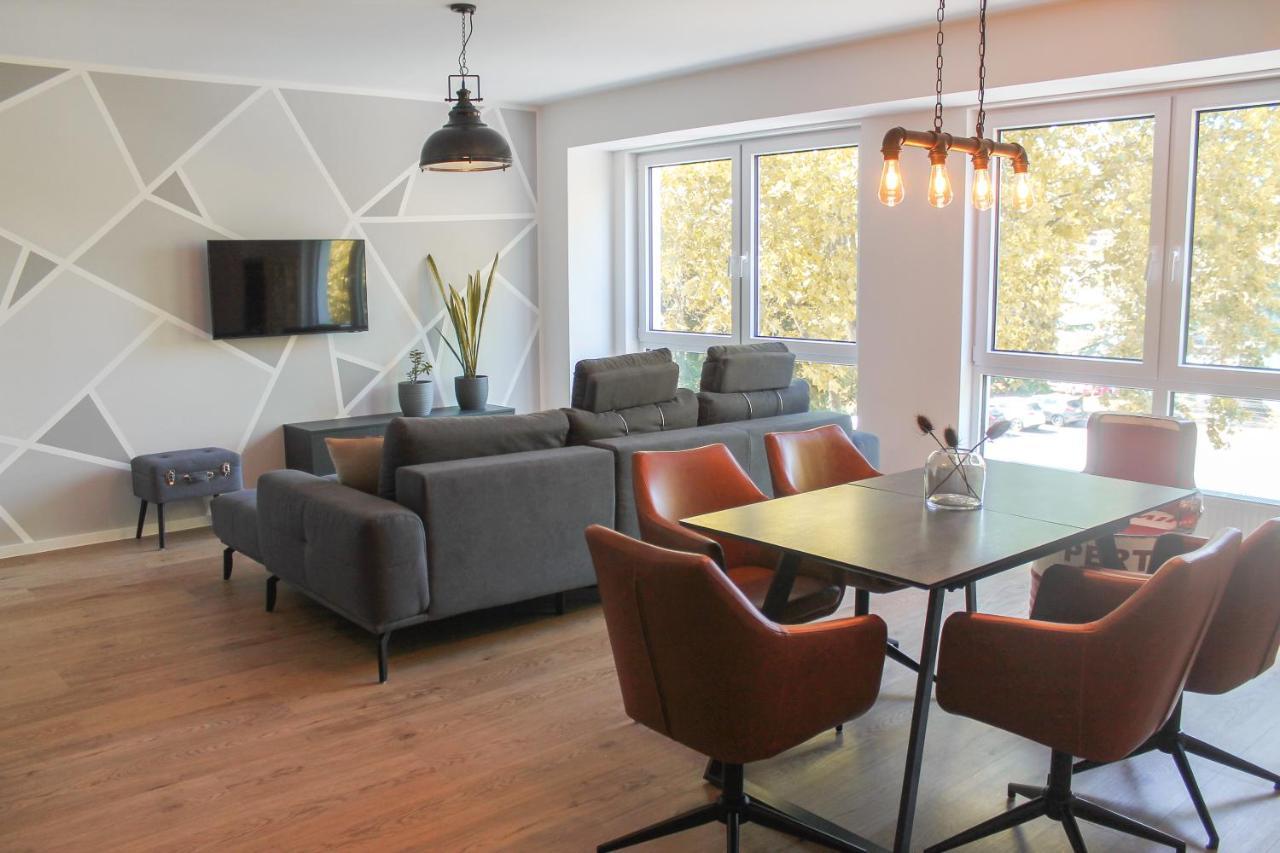 New York Apartment - Fuer Freunde & Familien, Stadtnah, Parkplatz, E-Ladestation, Gitterbox Fuer Fahrraeder, Fitnessstudio, Digitale Gaestemappe Mit Restaurant- Und Unternehmenstipps Koblenz  Kültér fotó