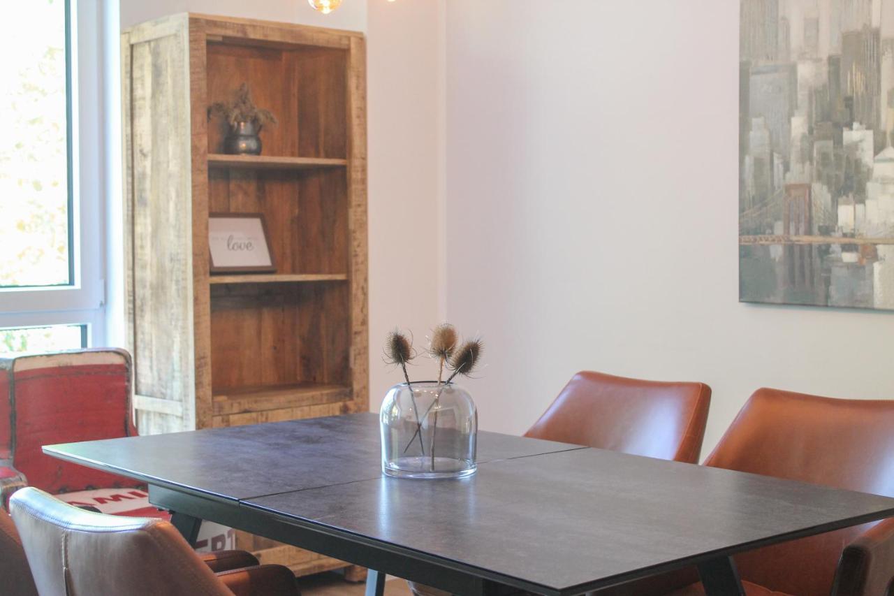 New York Apartment - Fuer Freunde & Familien, Stadtnah, Parkplatz, E-Ladestation, Gitterbox Fuer Fahrraeder, Fitnessstudio, Digitale Gaestemappe Mit Restaurant- Und Unternehmenstipps Koblenz  Kültér fotó