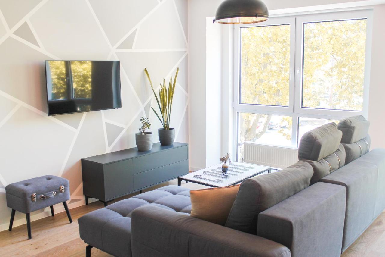 New York Apartment - Fuer Freunde & Familien, Stadtnah, Parkplatz, E-Ladestation, Gitterbox Fuer Fahrraeder, Fitnessstudio, Digitale Gaestemappe Mit Restaurant- Und Unternehmenstipps Koblenz  Kültér fotó
